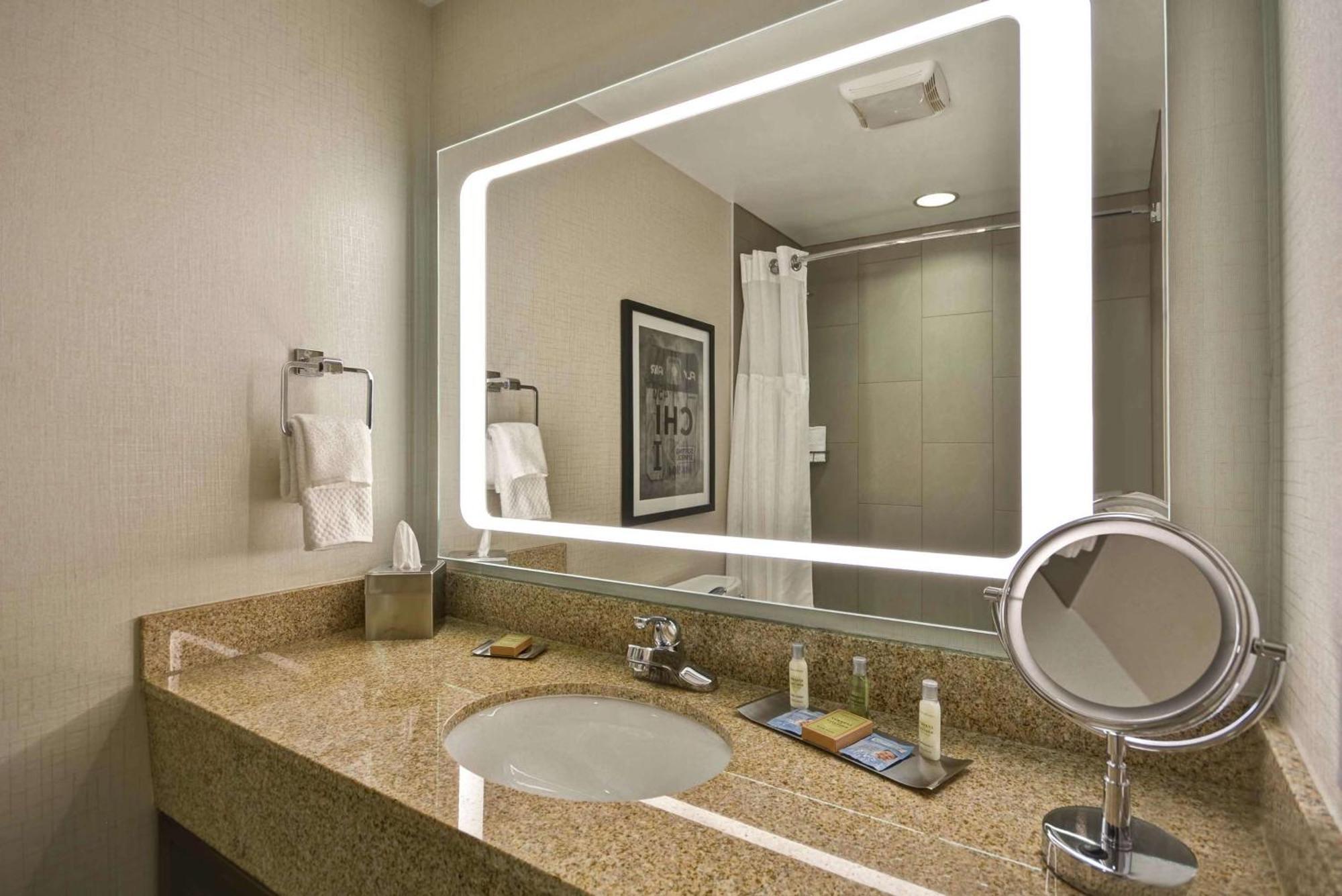 Doubletree By Hilton Chicago Midway Airport, Il Hotel Bedford Park Luaran gambar